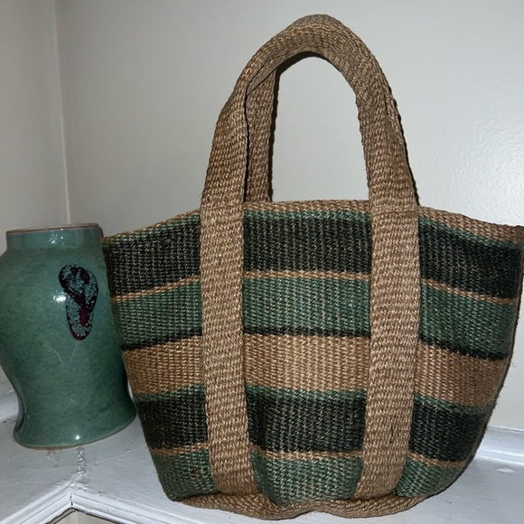 Small Woven BOHO Basket Jute Bucket Bag/ Tote - Picture 8 of 11